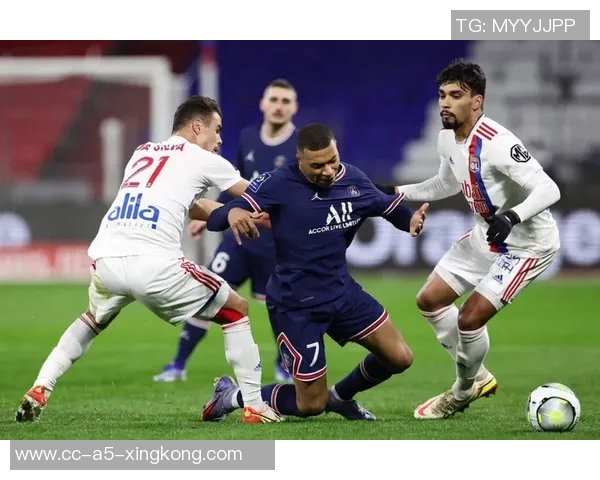 查马杜神奇折射助喀麦隆迅速扳平姆巴佩场边热情庆祝